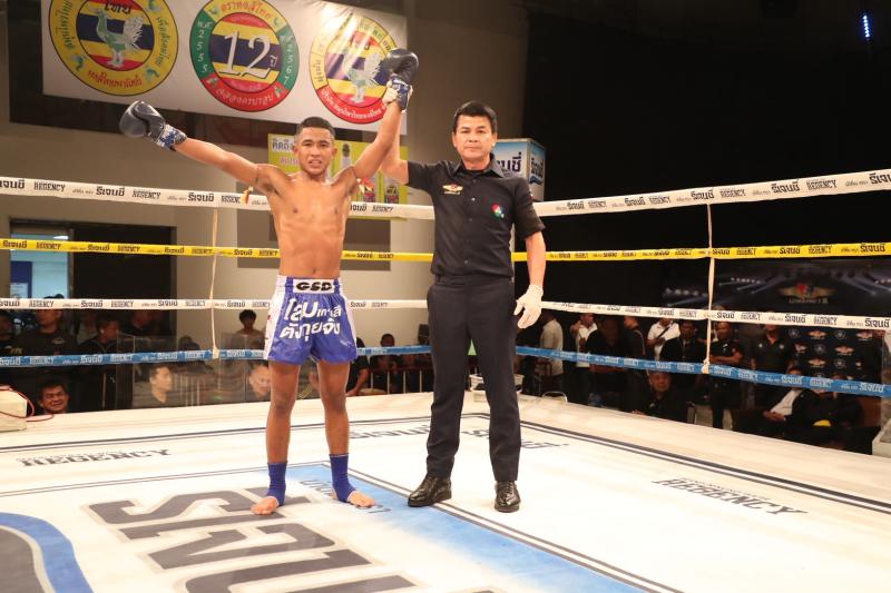 คู่แรก คู่ที่ 1 พิกัด 104 ปอนด์ มนต์พระกาฬ ศิษย์เพชรฉลูกัณฑ์ ...แพ้คะแนน... จงอางดำ สิงห์มาวิน คู่แรก คู่ที่ 1 พิกัด 104 ปอนด์ มนต์พระกาฬ ศิษย์เพชรฉลูกัณฑ์ ...แพ้คะแนน... จงอางดำ สิงห์มาวิน