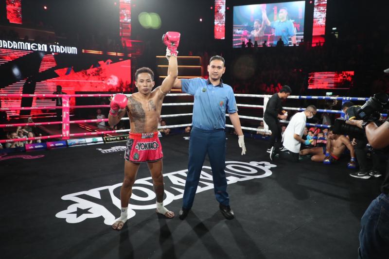 คู่ที่ 7 พิกัด 137 ปอนด์ กวนอู ส.ราชนิกูล ...ชนะน็อกยก 3... สิงห์เพชร เกียรติเพชรเดชะ คู่ที่ 7 พิกัด 137 ปอนด์ กวนอู ส.ราชนิกูล ...ชนะน็อกยก 3... สิงห์เพชร เกียรติเพชรเดชะ