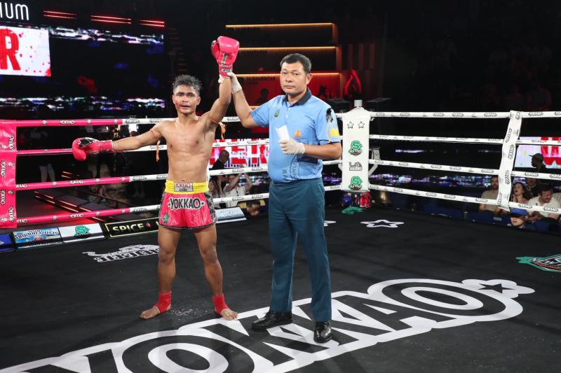 คู่ที่ 8 พิกัด 113 ปอนด์ ชัยมงคล ส.บุญมีฤทธิ์ ...ชนะคะแนน... เสือฝั่งซ้าย เกียรติธงยศ คู่ที่ 8 พิกัด 113 ปอนด์ ชัยมงคล ส.บุญมีฤทธิ์ ...ชนะคะแนน... เสือฝั่งซ้าย เกียรติธงยศ