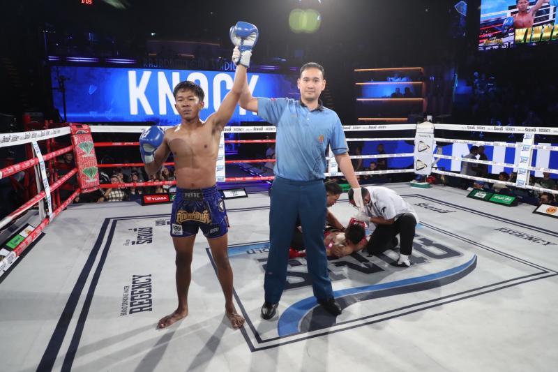 คู่แรก คู่ที่ 1 พิกัด 112 ปอนด์ โคชิ น.นาคสินธุ์โตเกียว ...แพ้น็อกยก 3... เพชรสีแดง ศิษย์เจริญทรัพย์ คู่แรก คู่ที่ 1 พิกัด 112 ปอนด์ โคชิ น.นาคสินธุ์โตเกียว ...แพ้น็อกยก 3... เพชรสีแดง ศิษย์เจริญทรัพย์