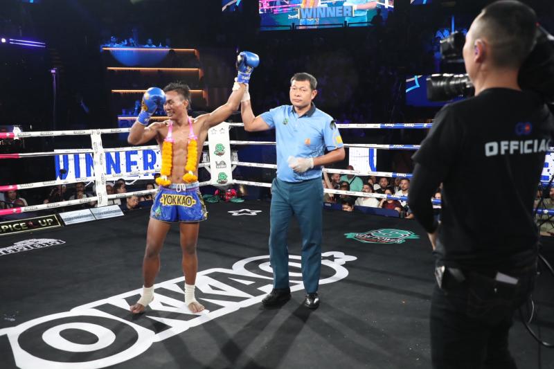 คู่ที่ 6 พิกัด 115 ปอนด์ รักทุกคน ส.การไฟฟ้า ...แพ้คะแนน... เพชรธันวา อีเกิ้ลมวยไทย คู่ที่ 6 พิกัด 115 ปอนด์ รักทุกคน ส.การไฟฟ้า ...แพ้คะแนน... เพชรธันวา อีเกิ้ลมวยไทย