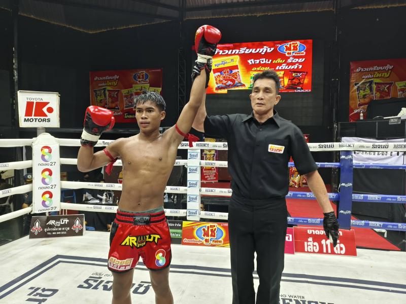 คู่ที่ 3 พิกัด 116 ปอนด์ เพชรพยัคฆ์ พุฒิประชาชื่น ...ชนะคะแนน... ทับสมิงคา ทายาทลูกงูเห่า