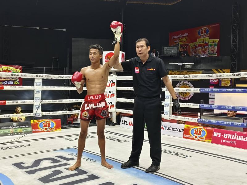 คู่ที่ 2 พิกัด 105 ปอนด์ พยัคฆ์มณี สวนจากคาเฟ่ ...ชนะน็อกยก 2... ยอดภูตอง พชรยิม