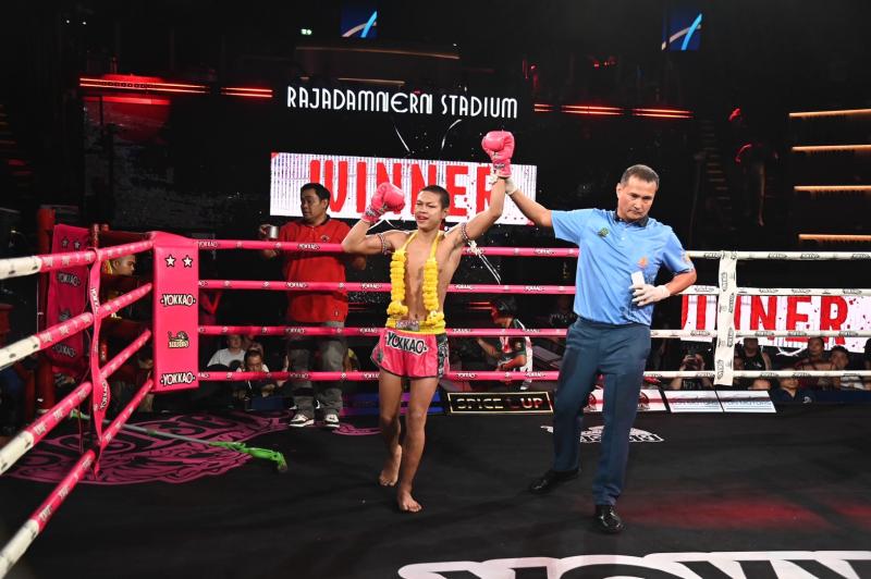 คู่ที่ 8 พิกัด 121 ปอนด์ กล้าศึก ส.สมาคม ...ชนะคะแนน... วัชรพล ไรน์ซิ่งมวยไทย