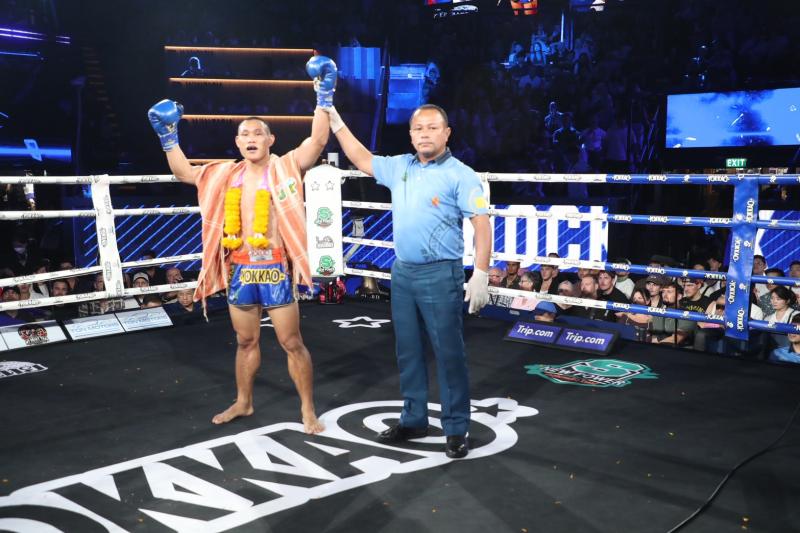 คู่ที่ 4  พิกัด 141 ปอนด์ เกียรติศักดิ์ พยัคฆ์กันธร ...แพ้น็อกยก 3... ออมสิน พ.พัชรวาท