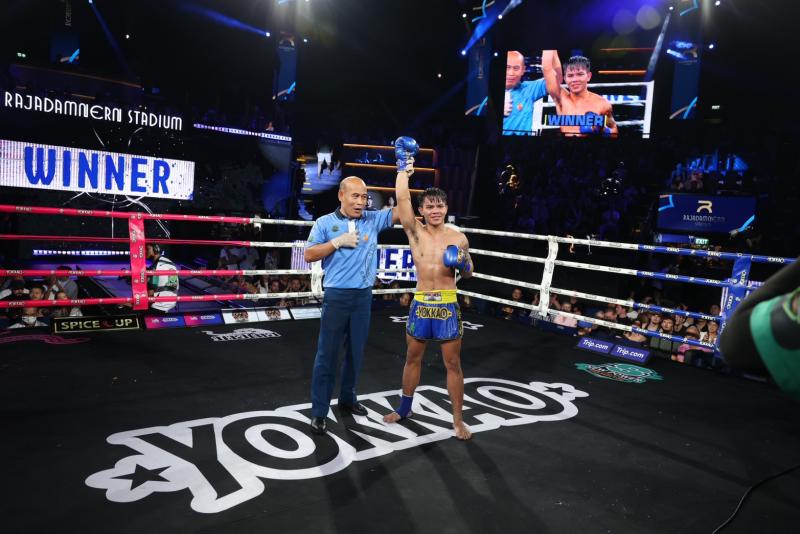 คู่ที่ 6 พิกัด 122 ปอนด์ ยอดศิลป์ รถสวยจ่าเจตสายพริ้ว ...แพ้คะแนน... ยอดไฟต์เตอร์ ไรซิ่งมวยไทย