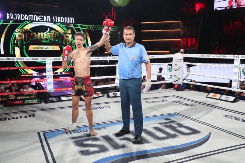 คู่ที่ 4  พิกัด 113 ปอนด์ เพชรอนุวัฒน์ ใต้คู้บอน ...ชนะคะแนน... เพชรเอก เกียรติจำรูญ