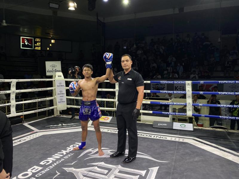 คู่ที่ 4 พิกัด 114 ปอนด์ คีเลี่ยน พุ่มพันธุ์ม่วง ...แพ้น็อกยก 3... เพชรสีแดง ศิษย์เจริญทรัพย์