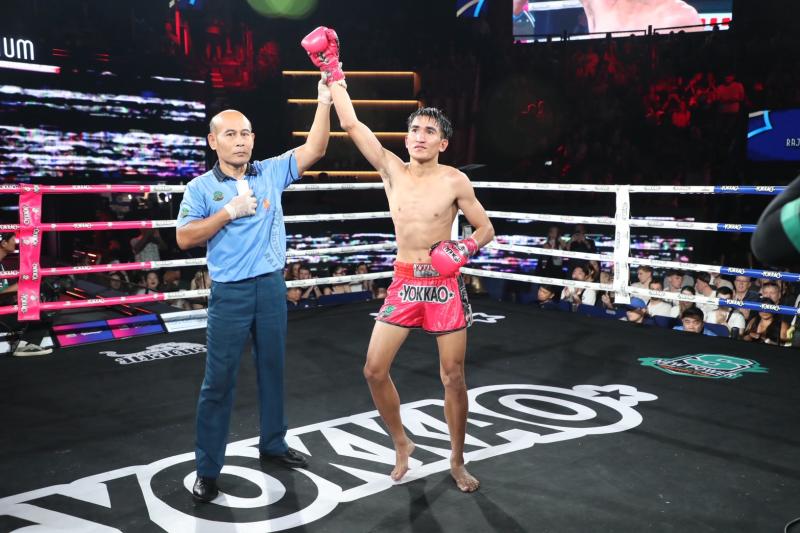 คู่ที่ 5 พิกัด 123 ปอนด์ แก่นคูณ ส.สกุลเพชร ...ชนะคะแนน... เซอร์วาน ส.บุญมีฤทธิ์