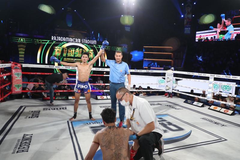 คู่ที่ 3 พิกัด 122 ปอนด์ บัลลังก์เพชร เปิ้ลนคร ...แพ้น็อกยก 3... สั่งรบ แดงพนมดงรัก