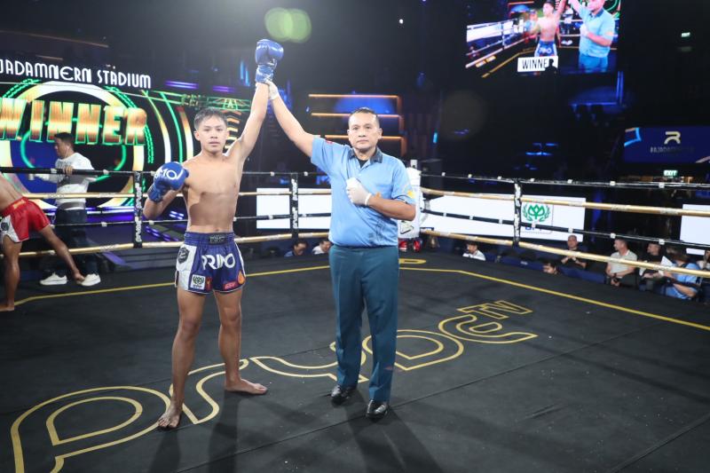 และคู่สุดท้าย คู่ที่ 9  พิกัด 120ต่อ122 ปอนด์ แอ๊ดเทวดา ต.สุรัตน์ ...แพ้คะแนน... เพชรมงคล สามารถพยัค