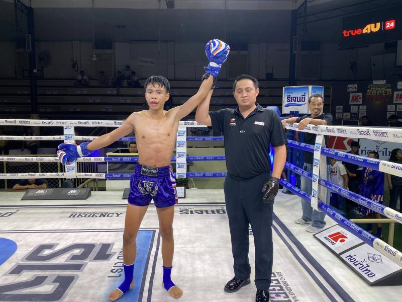 คู่แรก คู่ที่ 1 พิกัด 113 ปอนด์ อิบศรา ม.ราชภัฏหมู่บ้านจอมบึง ...แพ้น็อกยก 2... เพชรบ้านใหม่ สิงห์คล