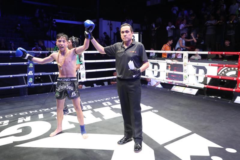 และคู่สุดท้าย คู่ที่ 9 พิกัด 47 กก. พยัคฆ์ทักษิณ ศ.ศศิวัฒน์ ...แพ้คะแนน... เอฟ18 พริ้ววาโย และคู่สุดท้าย คู่ที่ 9 พิกัด 47 กก. พยัคฆ์ทักษิณ ศ.ศศิวัฒน์ ...แพ้คะแนน... เอฟ18 พริ้ววาโย