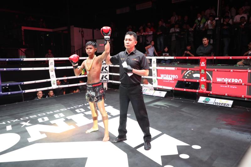 คู่ที่ 8 พิกัด 100 ปอนด์ อัลพาร์ด รถสวยจ่าเจตสายพริ้ว ...ชนะคะแนน... เพชรใหม่ ลูกเจ้าแม่สายวารี คู่ที่ 8 พิกัด 100 ปอนด์ อัลพาร์ด รถสวยจ่าเจตสายพริ้ว ...ชนะคะแนน... เพชรใหม่ ลูกเจ้าแม่สายวารี