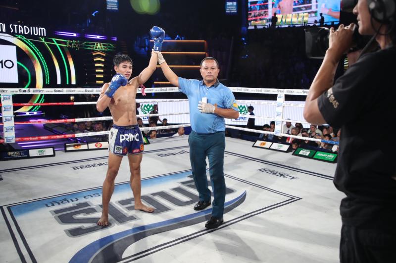 คู่ที่ 4  พิกัด 110ต่อ111 ปอนด์ แวววาว ว.วังพรม ...แพ้คะแนน... พลายทองคำ ศิษย์ไทยแลนด์