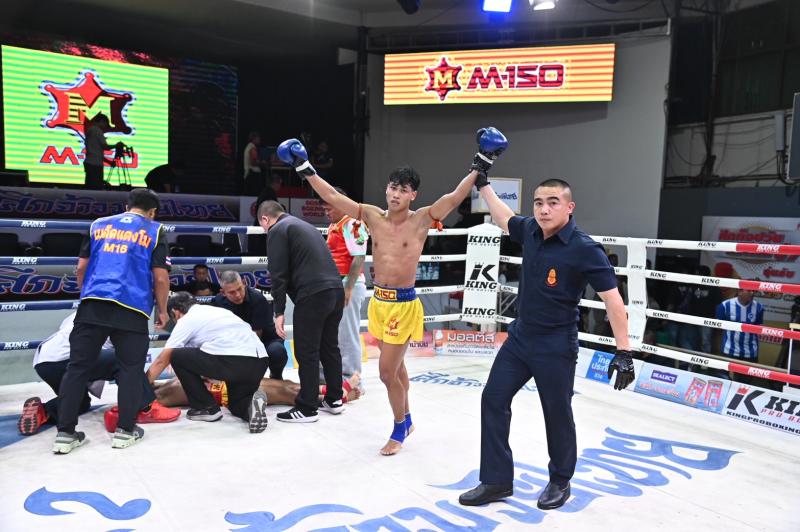 คู่แรก คู่ที่ 1 พิกัด 120 ปอนด์ จ้าวซัน กรุงเทคโน ...แพ้น็อกยก 3... กริชเงิน พันธมิตรมวยไทย