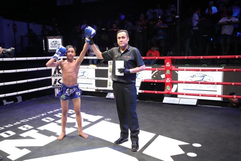 คู่ที่ 8 พิกัด 38 กก. ลำน้ำแคว ห้าพยัคฆ์มวยไทย ...แพ้คะแนน... คฑาเพชร นายกเอท่าศาลา