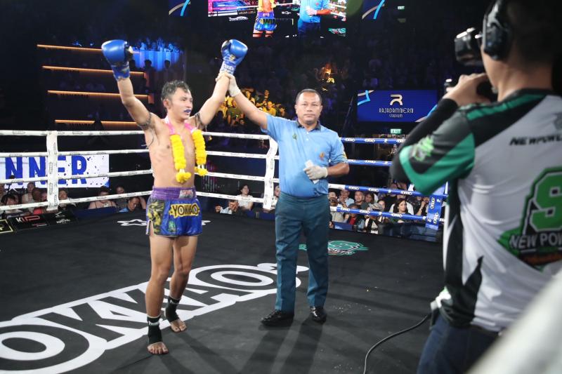 คู่ที่ 4  พิกัด 124 ปอนด์ ราชเดช ที.เอ็น.มวยไทยยิม ...แพ้คะแนน... ธีระพล​ บำรุง​ศิษย์