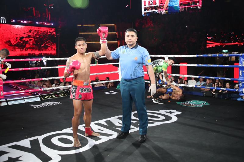 คู่ที่ 5 พิกัด 134 ปอนด์ เพชรสยาม เพชรนิลเกตุ ...ชนะน็อกยก 2... เทพสุทิน ศักดิ์อินเตอร์ คู่ที่ 5 พิกัด 134 ปอนด์ เพชรสยาม เพชรนิลเกตุ ...ชนะน็อกยก 2... เทพสุทิน ศักดิ์อินเตอร์