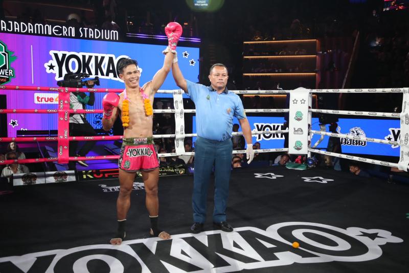 คู่ที่ 4  พิกัด 123ต่อ125 ปอนด์ ซื่อสัตย์ มานพมวยไทยยิม ...ชนะน็อกยก 3... พาลี ส.บุญมีฤทธิ์