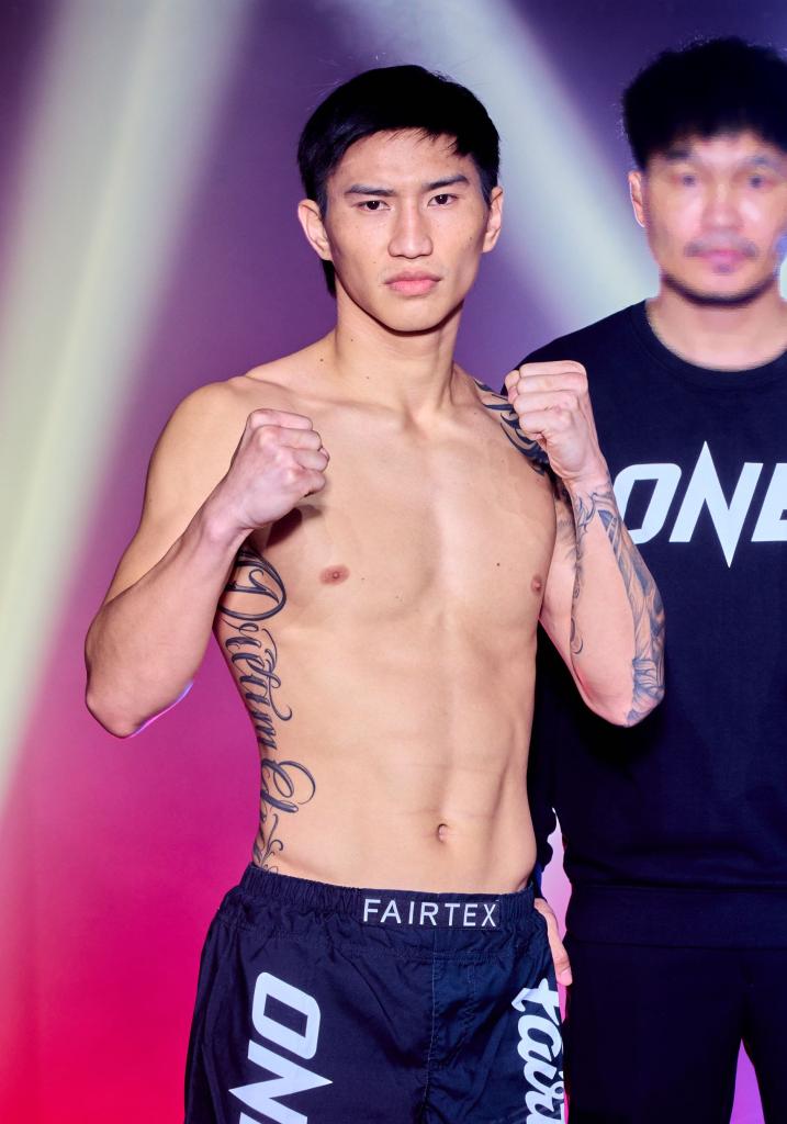 ตะวันฉาย พี.เค.แสนชัยมวยไทยยิม