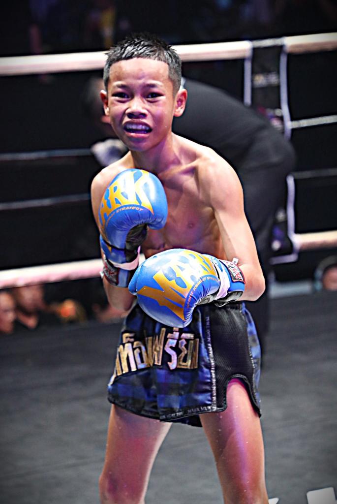 แสนเฮง ก.กลมเกลียว