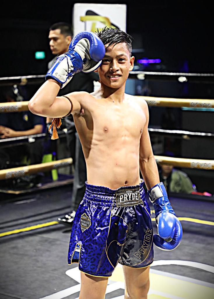 เพชรสองภาค เปิ้ลนคร