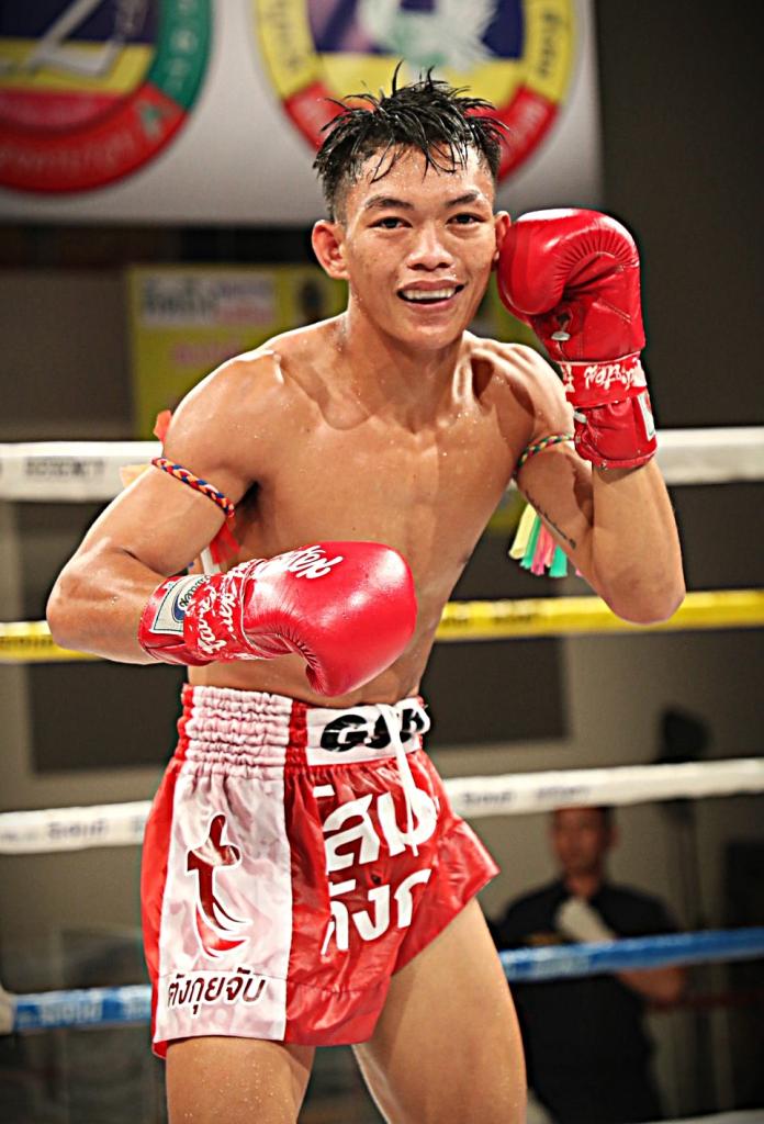 เพชรเดือด โกลิตะมวยไทย