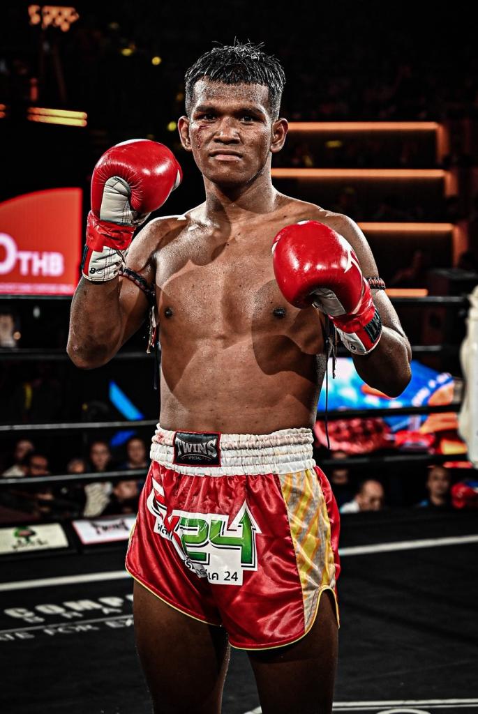 เพชรบุญชอบ ส.พาราษฏร์