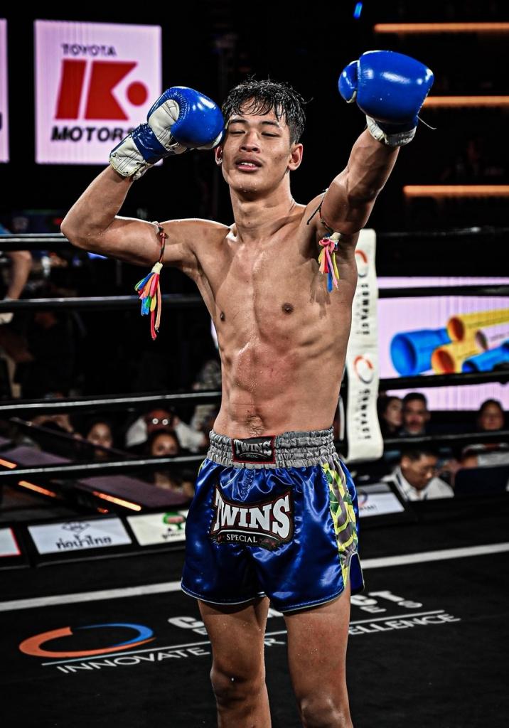 ชายใหญ่ ว.สุขสันต์