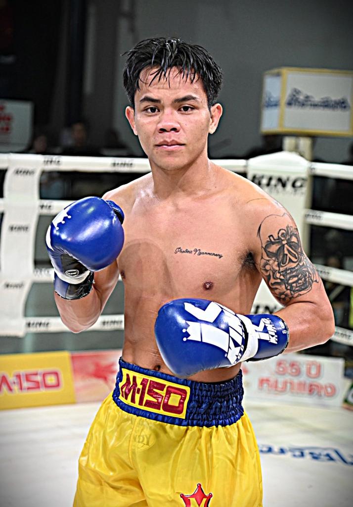 ยอดไฟต์เตอร์ ไรซิ่งมวยไทย