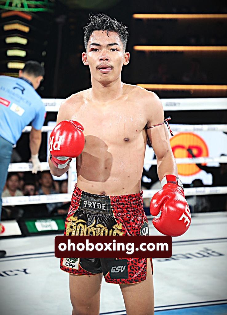 เพชรนาคา ศิษย์เจริญทรัพย์