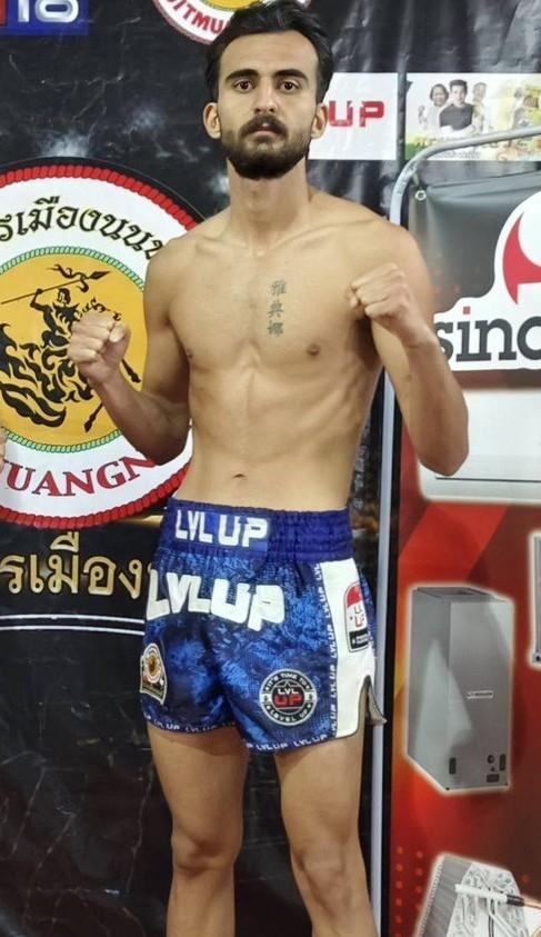 ฮอสเซน ธันเดอร์มวยไทย