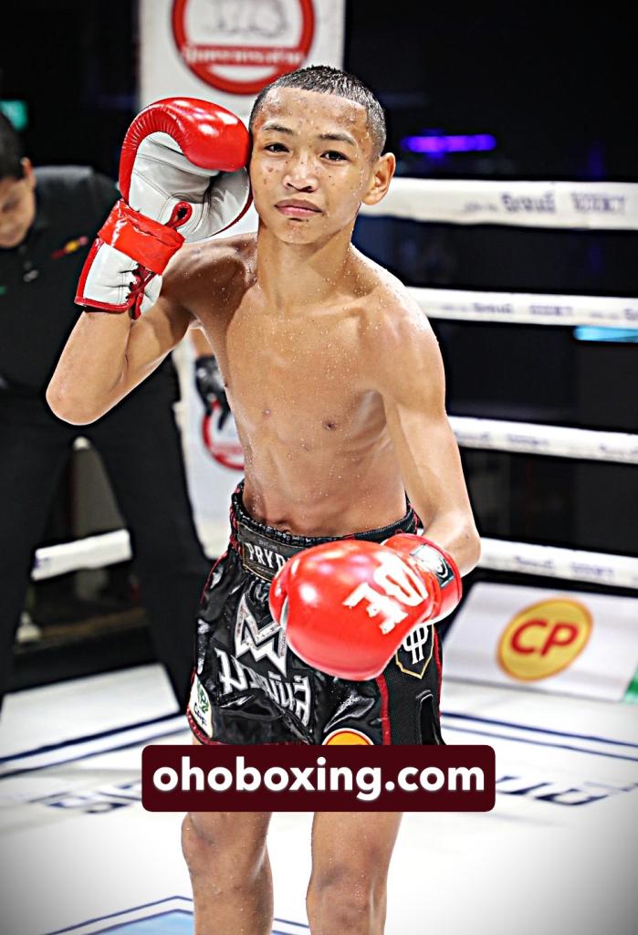 เพชรประกาย ศิษย์หลวงพี่น้ำฝน