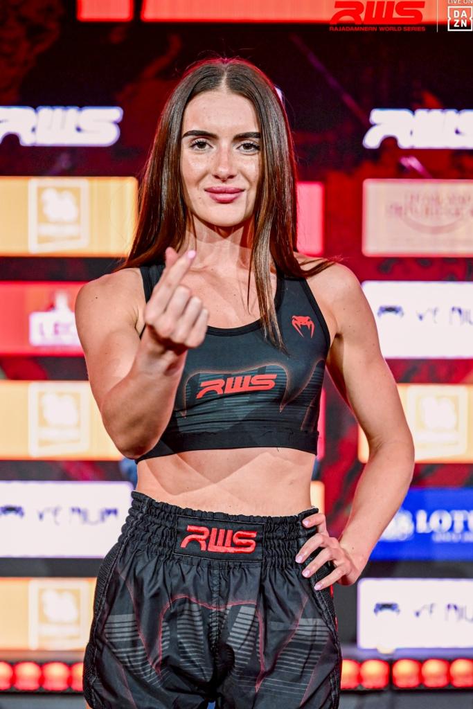 ฮอลลี่ โบว์เนส