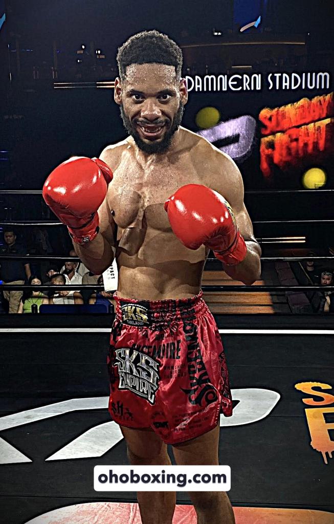 มอลี่ บุญลานนามวยไทย