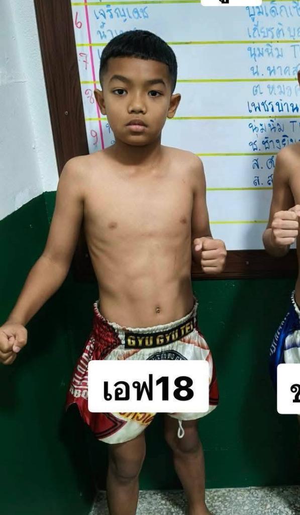 เอฟ18 ศิษย์เอฟ16