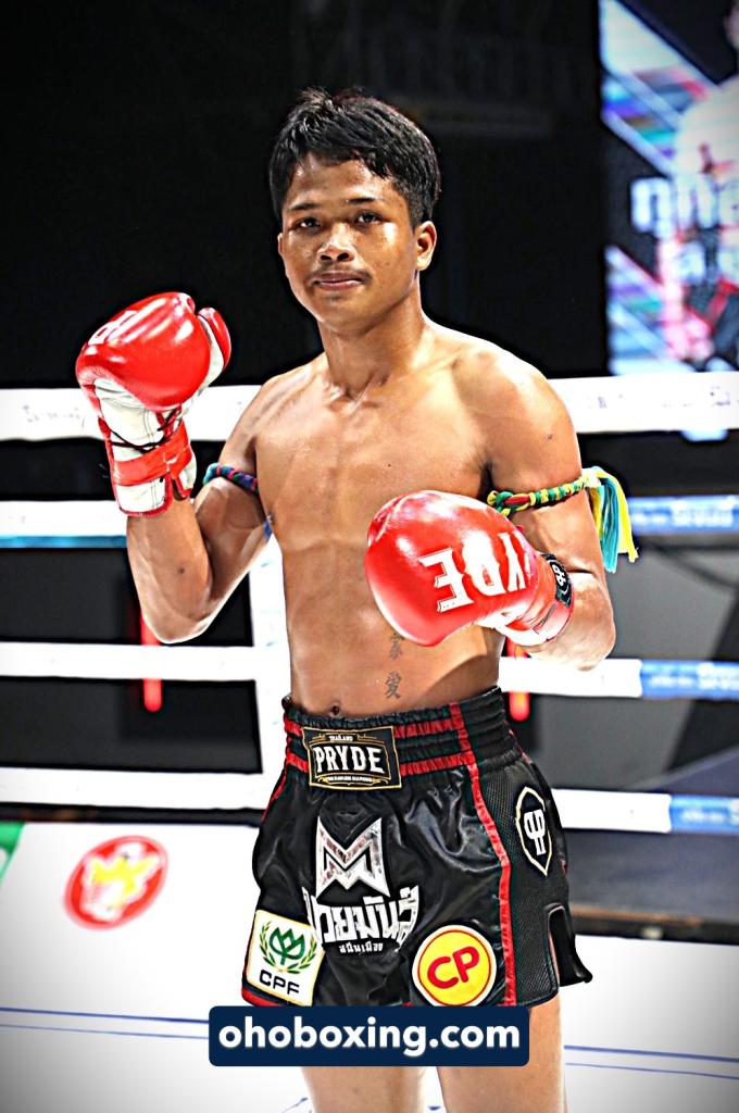 กุหลาบขาว ส.บุญยรักษ์