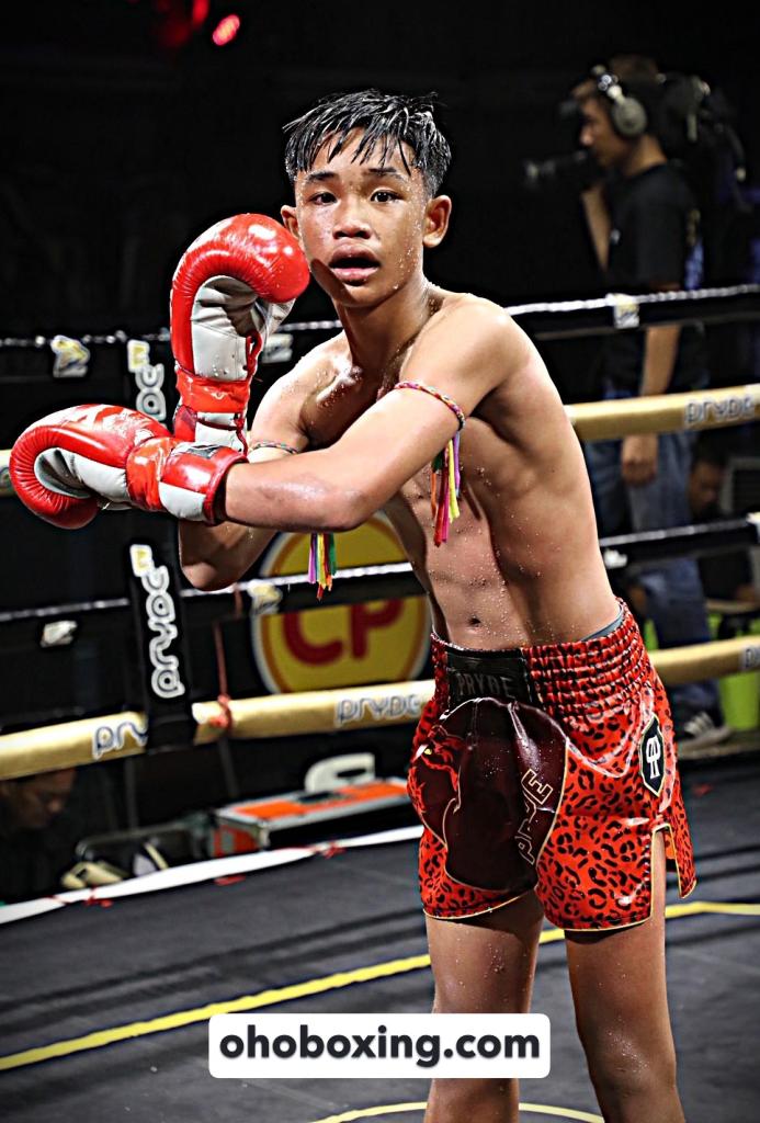 เพชรรุ้งไฟ ส.แสงนารายณ์