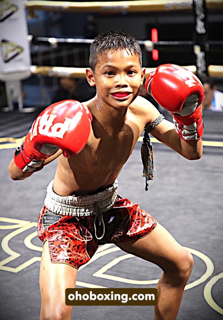 ตะวันฉาย มวยหูทวีศักดิ์เล็ก