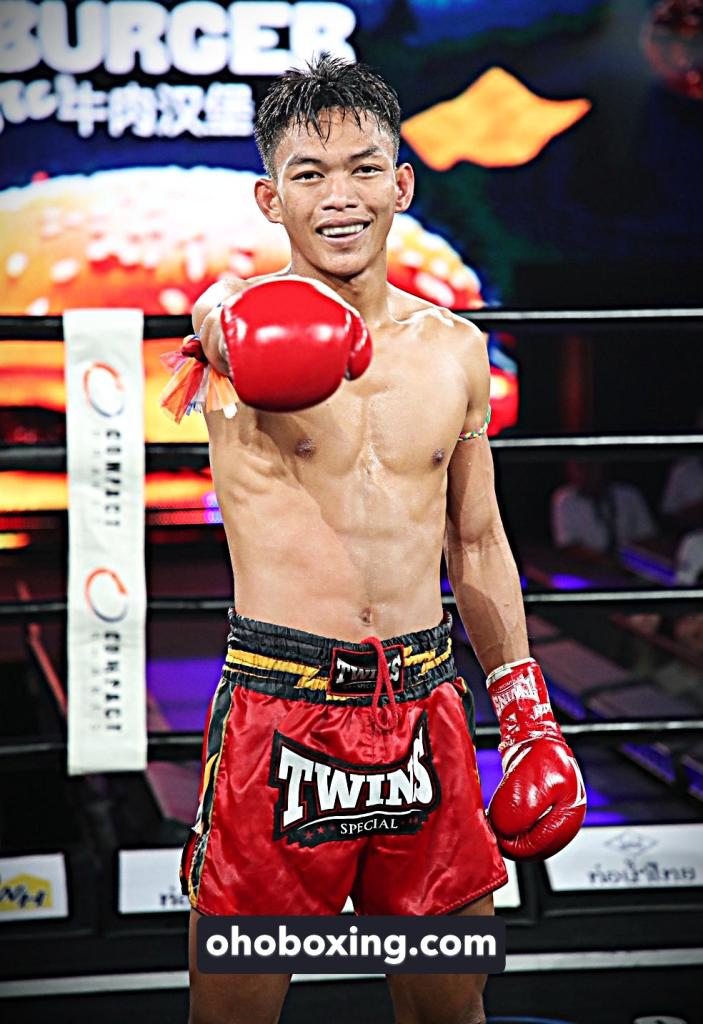 เพชรเดือด โกลิตะมวยไทย