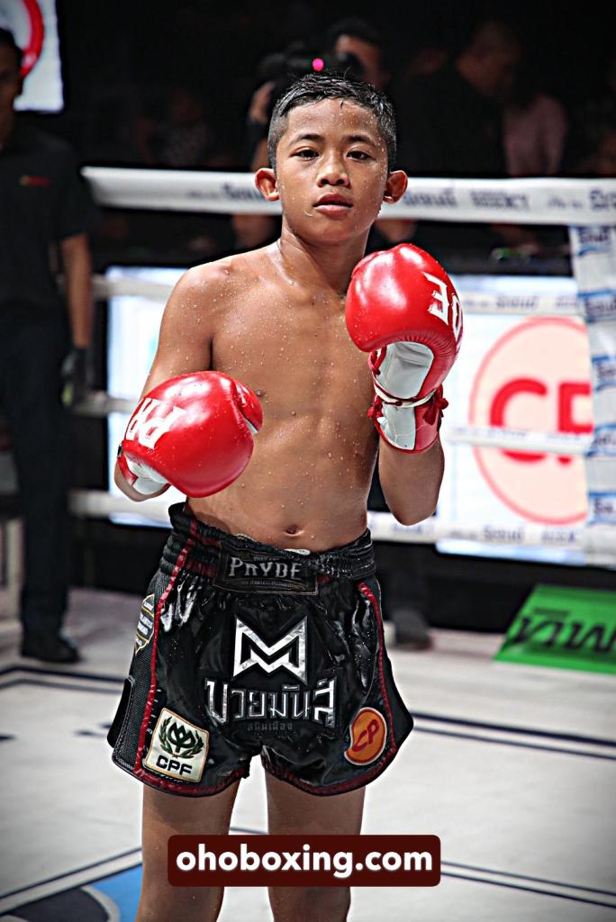 เพชรอัศวิน มวยหูทวีศักดิ์เล็ก