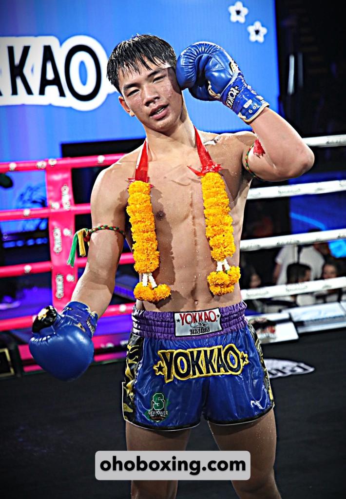 ยอดวิหารแดง สวนอาหารปีกไม้