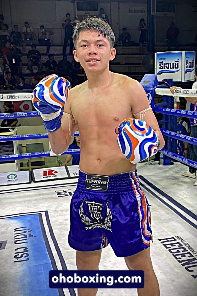 เพชรมณี แสงพิชิตมวยไทย