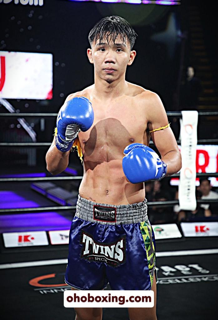 เพชรประภาพร ลูกบ้านใหญ่