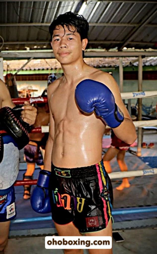 ขุนสยาม เกียรติตะวันชัย